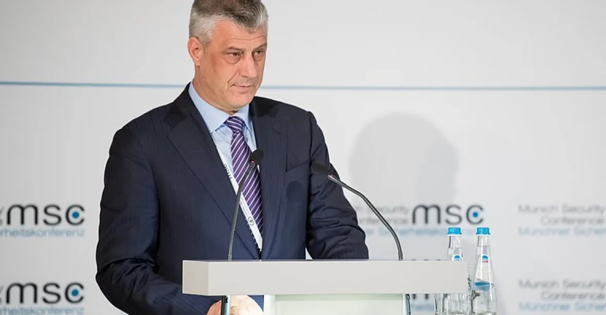 Prezident Kosova rezignoval poté, co byl v Haagu obviněn z válečných zločinů
