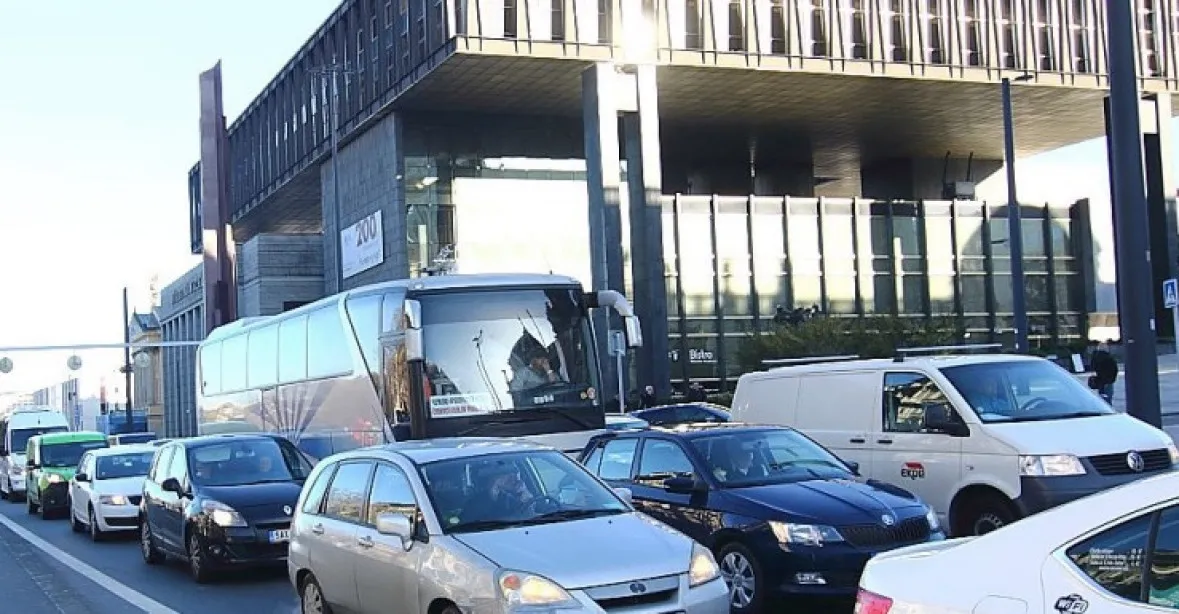 Praha zpřísní vjezd pro nákladní auta. Do centra jen s Euro 6 a novějším