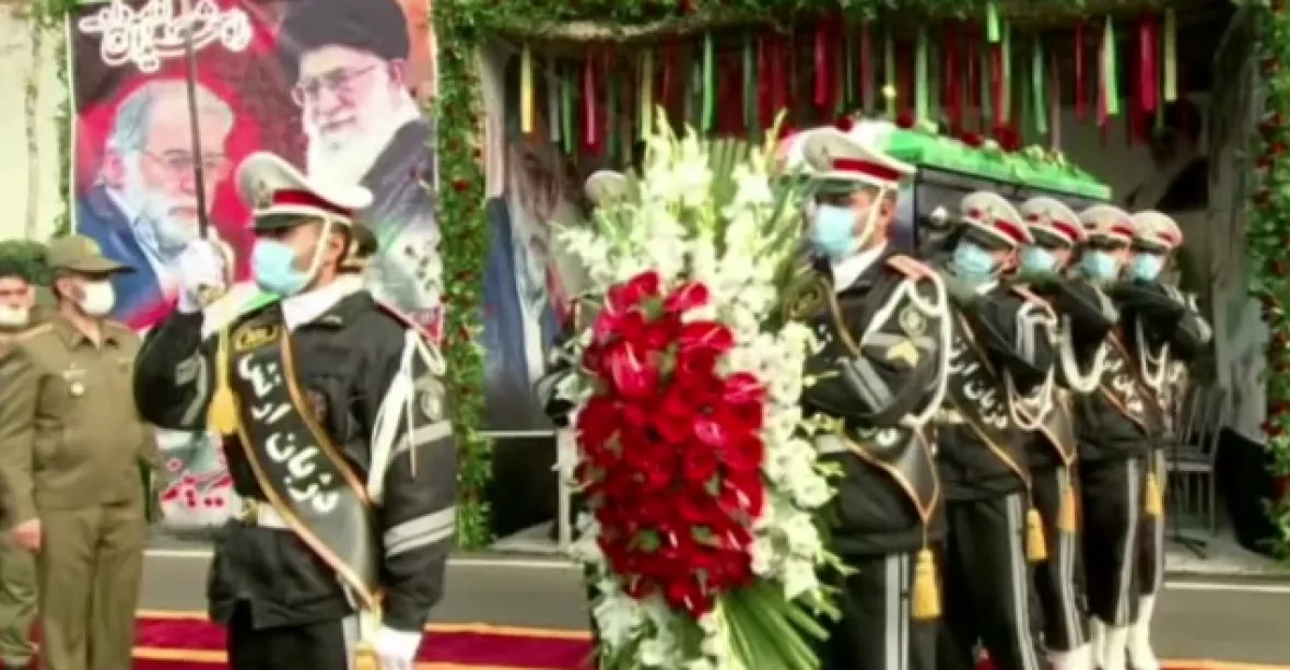Írán se rozloučil se svým „Oppenheimerem“. Z jeho smrti viní Izrael