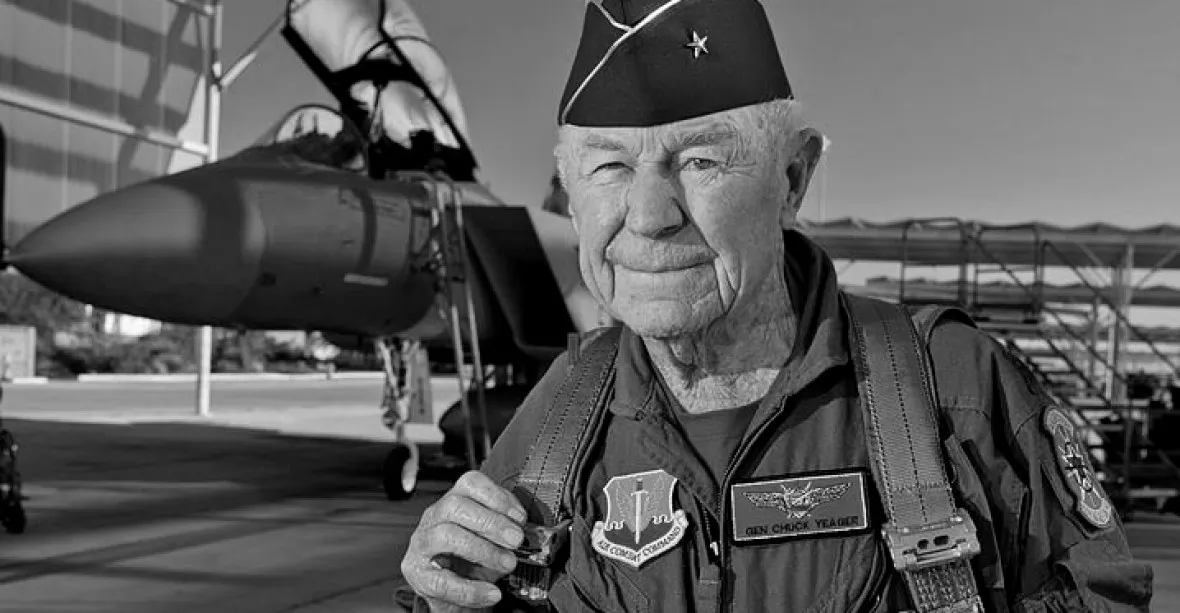 Zemřel legendární pilot Chuck Yeager, jako první překonal rychlost zvuku