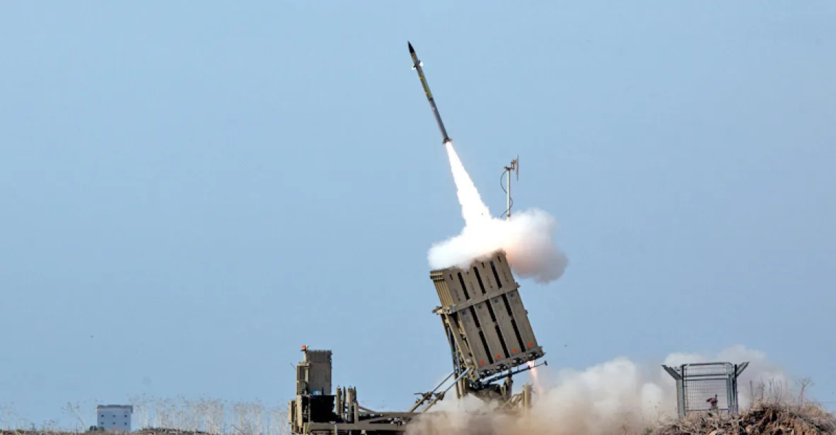 Úspěch Izraele. Iron Dome poprvé sestřelil raketu s plochou dráhou letu