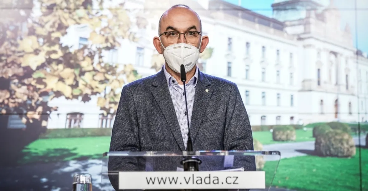 Blatný žádá nejtvrdší uzavření života v Česku, tentokrát bez výjimek