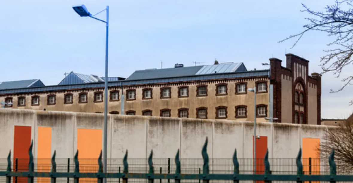 „Vězení“ pro odmítače karantény. Němci je umístí do detenčního zařízení