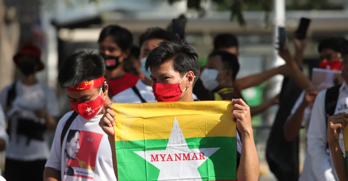 Protest proti vojenskému puči. Lékaři v Barmě vyhlásili stávku