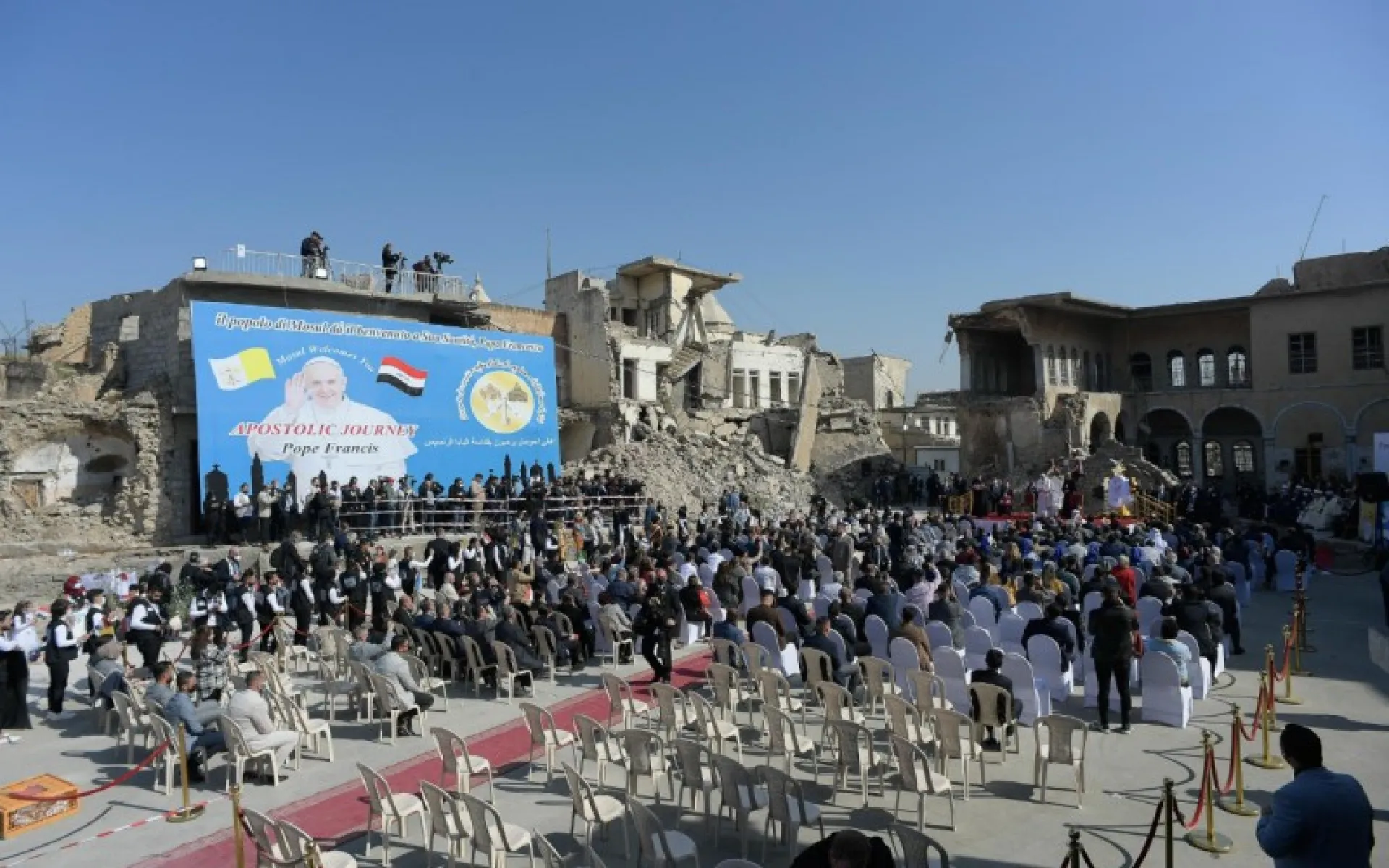 Papež navštívil irácký Kurdistán a povzbudil tamní křesťany - Fotka 1 - Echo24.cz