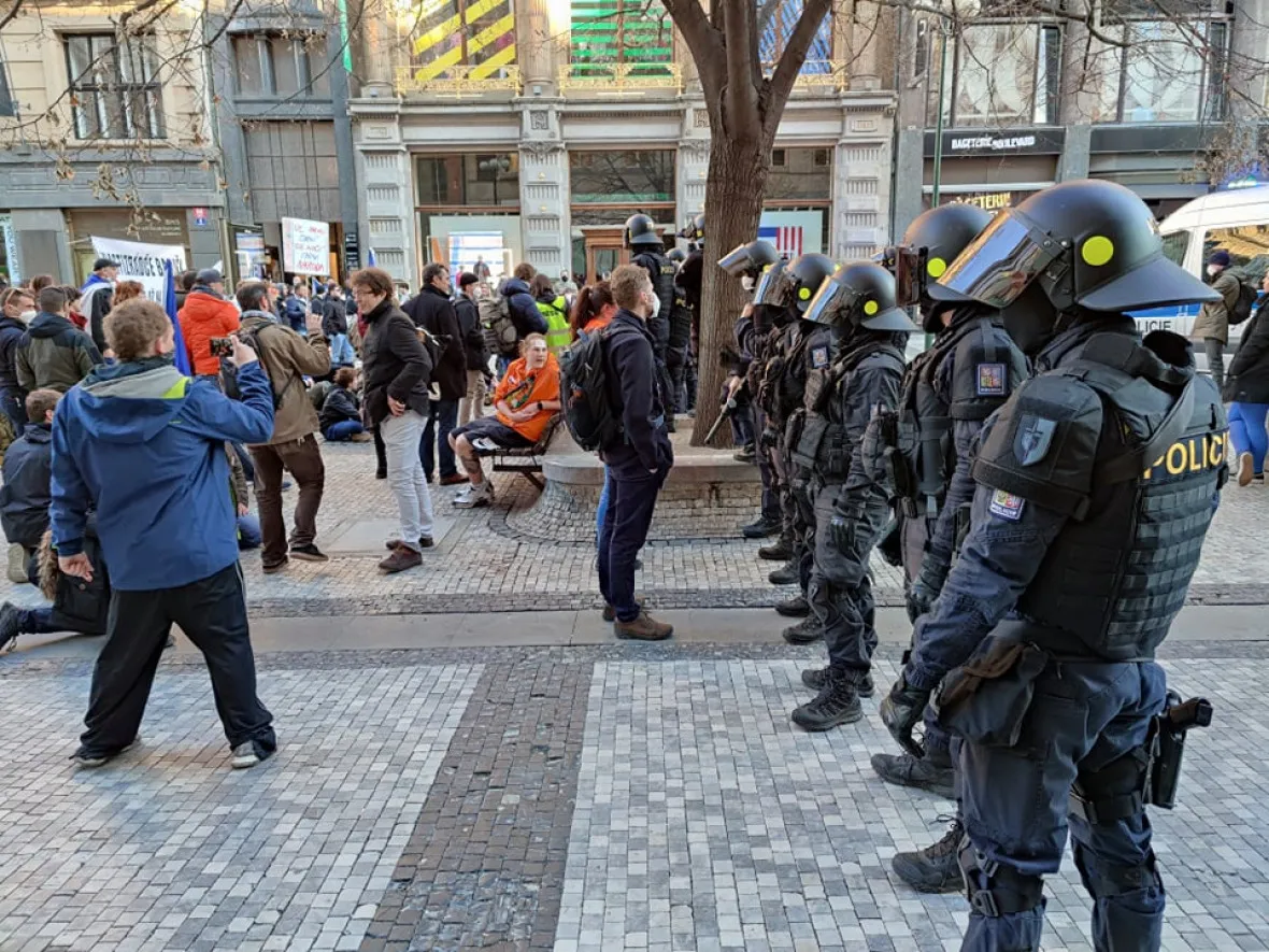 Policejní kordon na Václavském náměstí