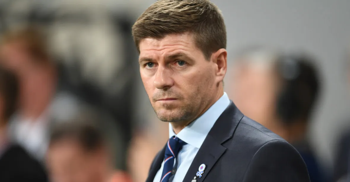 Gerrard po prohře se Slavií: Ten rasismus musí řešit UEFA