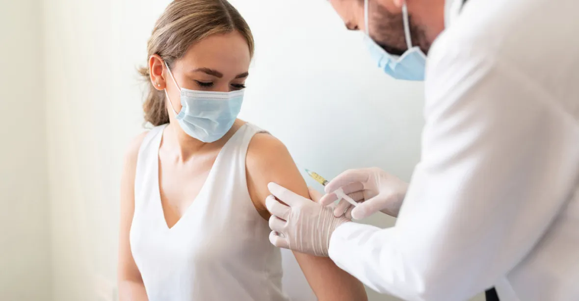 Za týden přibyla čtyři podezření na úmrtí po očkování, hlásí SÚKL