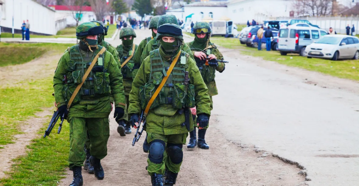 U ukrajinských hranic už je víc ruských vojáků než před anexí Krymu, varuje Pentagon