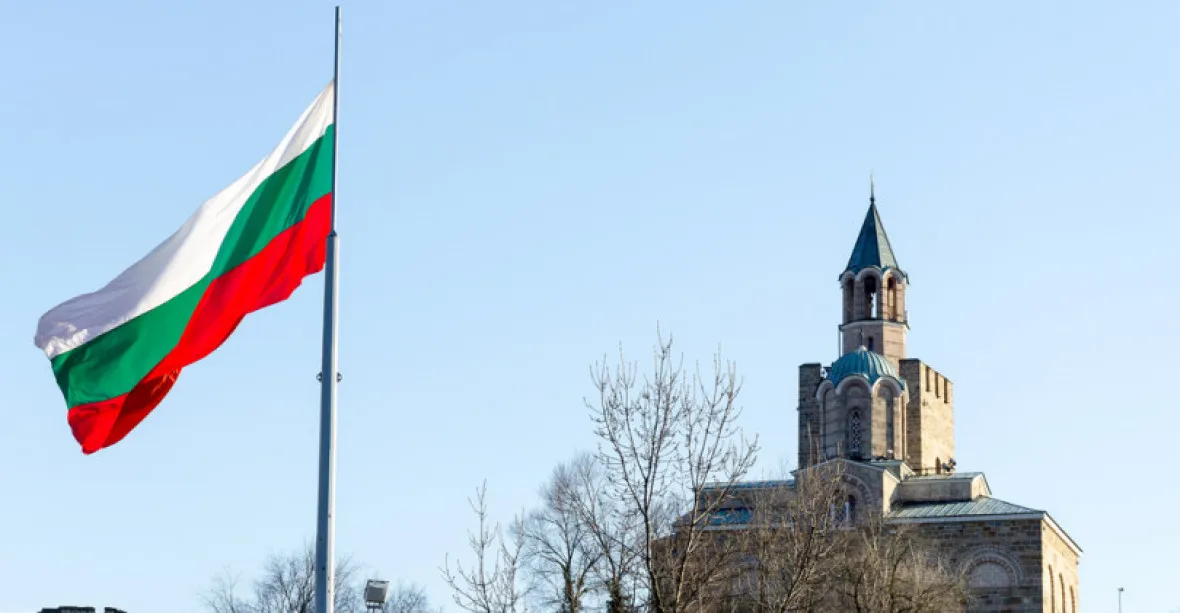Bulharsko podezírá z explozí ve svých muničních skladech šest Rusů
