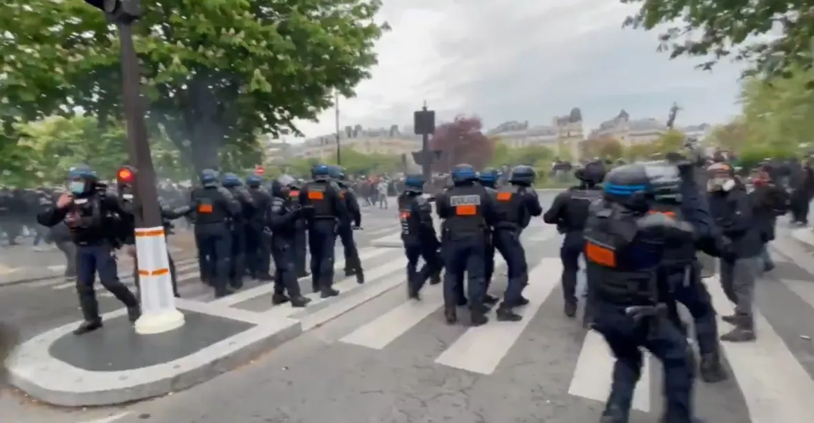 Protesty na 1. máje ovládly Francii, Belgii i Turecko