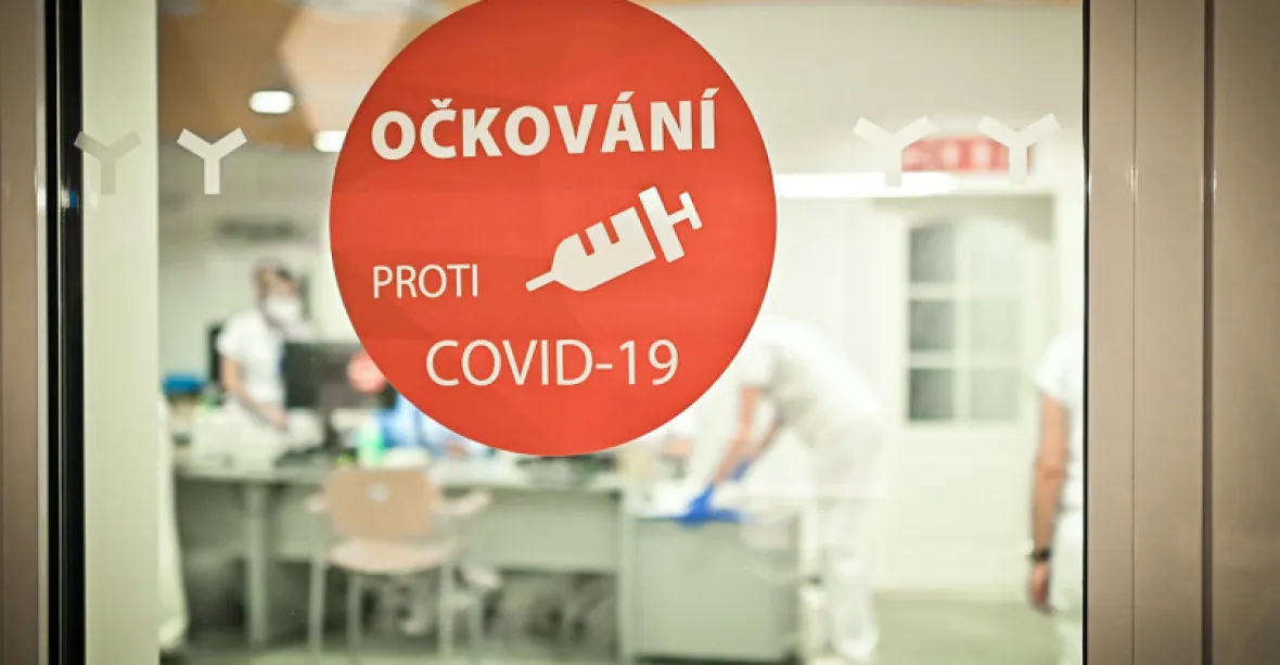 Praha otvírá očkovací centrum v hale O2 universum. Menší se kvůli nedostatku vakcín zavírají