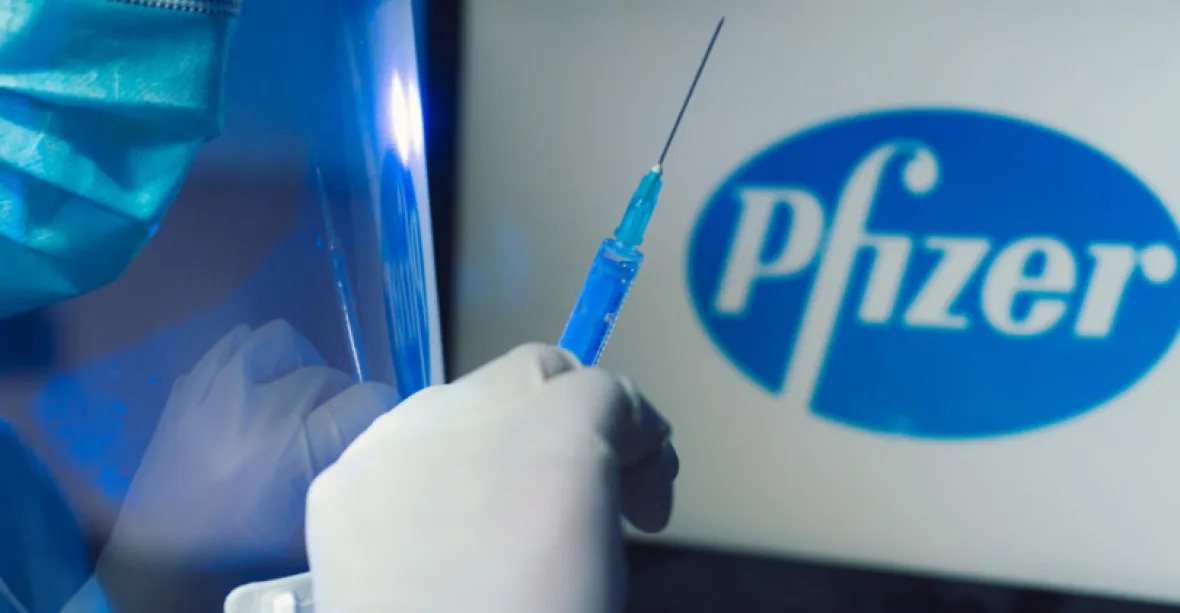 Pfizer předpokládá, že od roku 2022 se začnou očkovat proti covidu nemluvňata