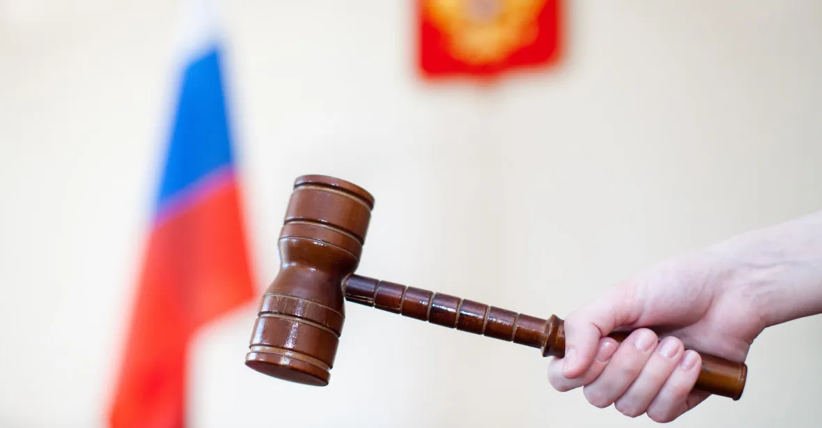 Soud poslal za mříže ruské důstojníky, kteří rozesílali jed i na českou ambasádu