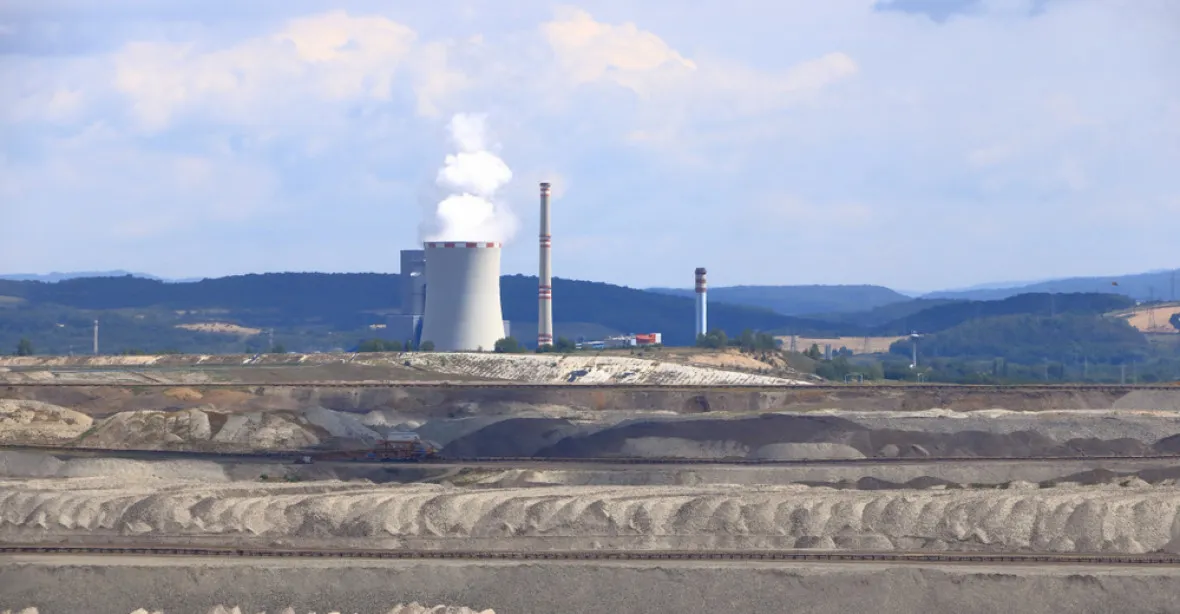 Pojišťovny pod tlakem boje za klima vypovídají smlouvy uhelným elektrárnám