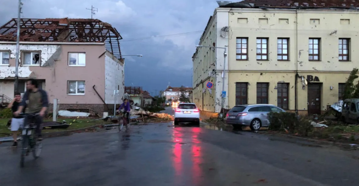 ONLINE : Ministerstvo pro místní rozvoj dá obcím na obnovu majetku po bouři 420 milionů