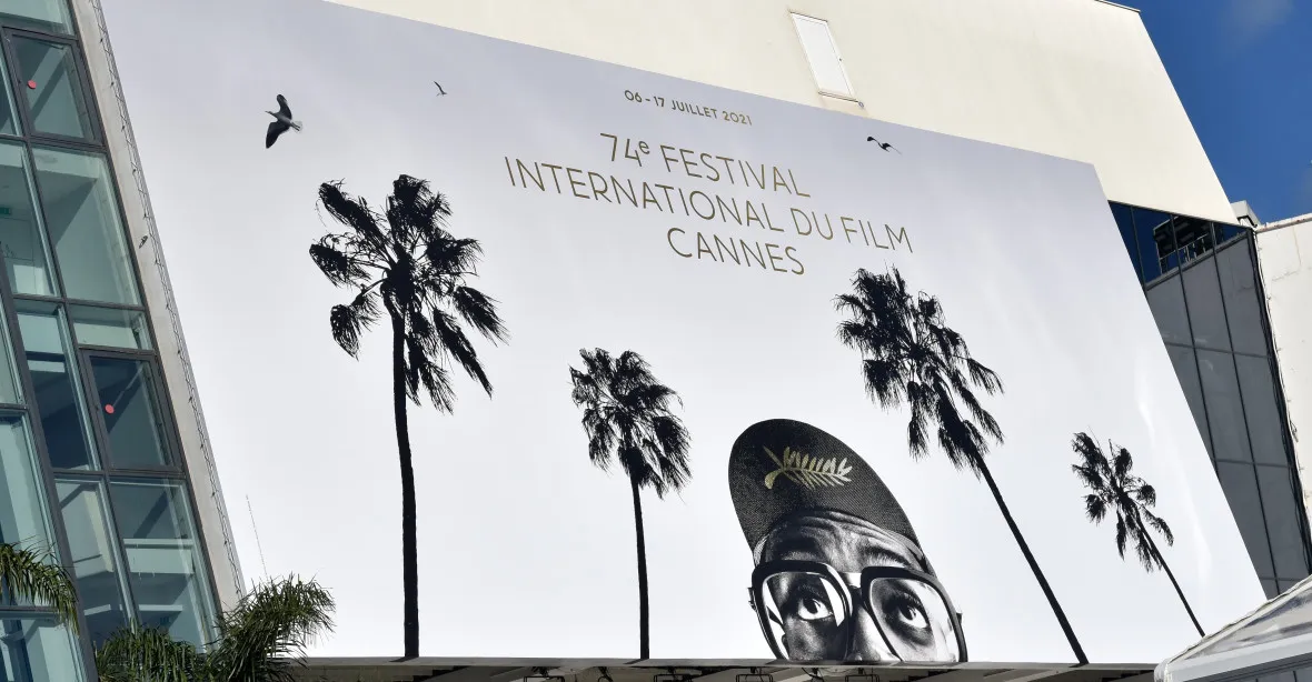 VIDEO: Čech slaví úspěch v Cannes s vertikálním filmem o mladých a covidu