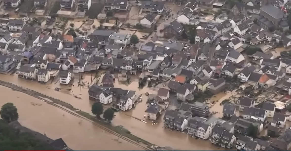 Obětí povodní v Německu rychle přibývá. Jen v Koblenci ohlásila policie nejméně 90 mrtvých