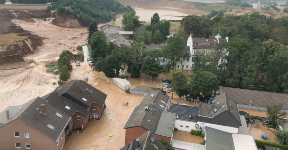 Tragédie při povodni: utopilo se 12 obyvatel pečovatelského domu, voda je uvěznila