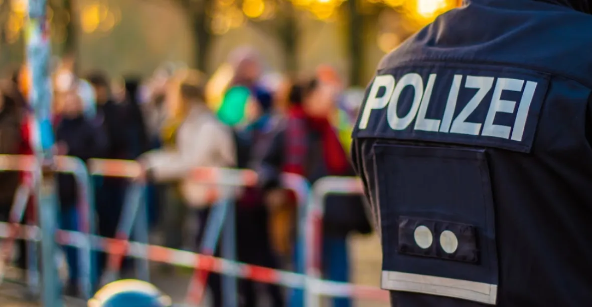 V Berlíně v neděli zemřel demonstrant, zkolaboval při policejní kontrole