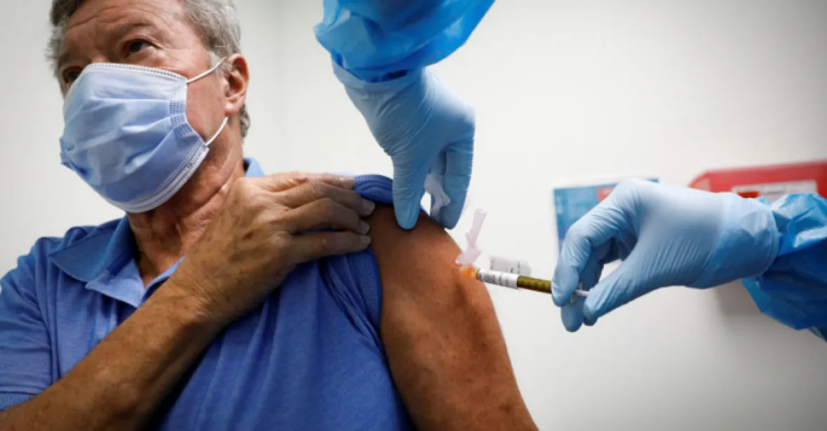 Vláda stále vynechává u očkování firmy. Některé společnosti přístup Babišova kabinetu odradil