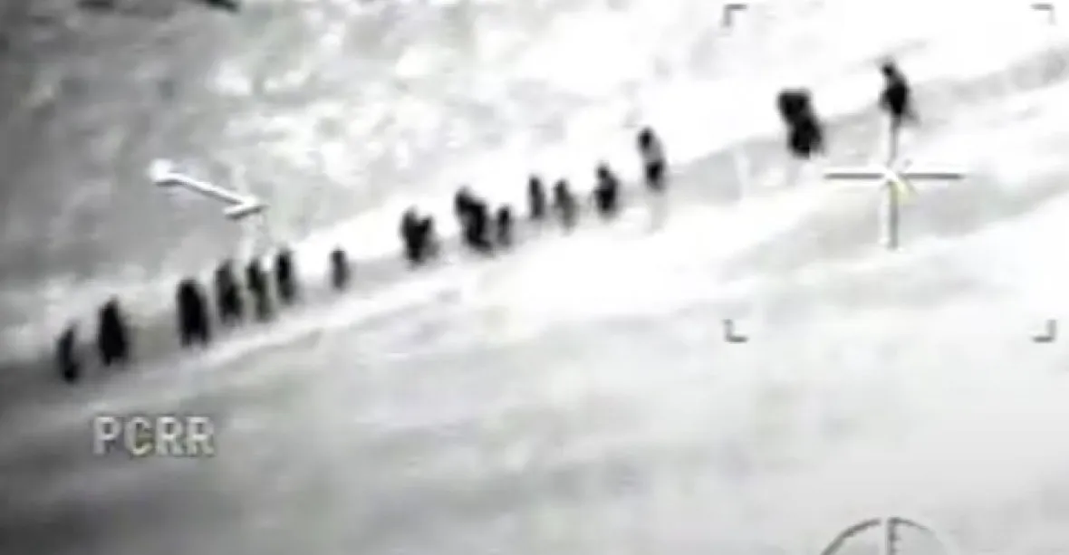 VIDEO: Frontex zachytil běloruské převaděče migrantů, zřejmě přímo pohraniční stráž