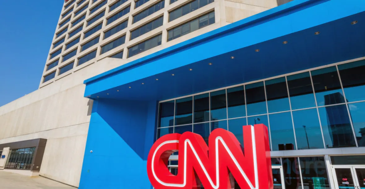CNN propustila tři zaměstnance, kteří přišli do práce neočkovaní