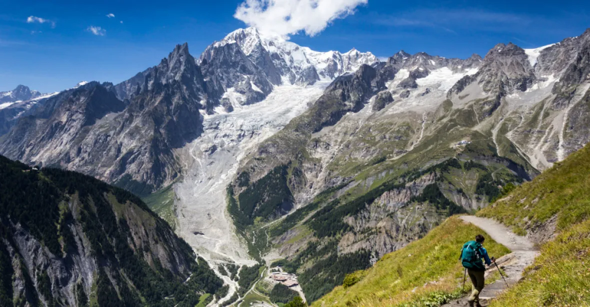 Při ultramaratonu na Mont Blancu se zřítil 35letý český sportovec. Svým zraněním podlehl