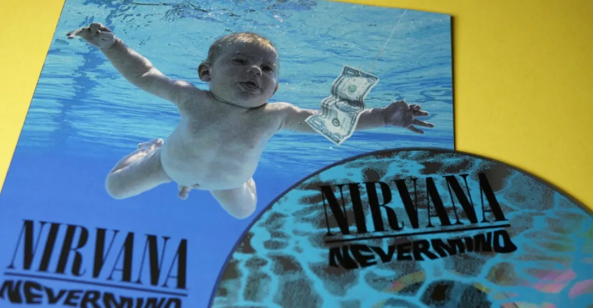 Nahé dítě vyrostlo a teď žaluje kapelu Nirvana kvůli sexuálnímu vykořisťování