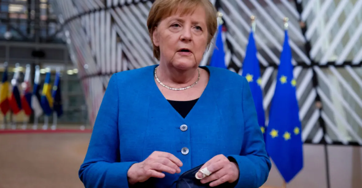 „Politika je víc, než jen jít k soudu,“ řekla Merkelová a vyzvala k řešení sporu Polska s EU jednáním