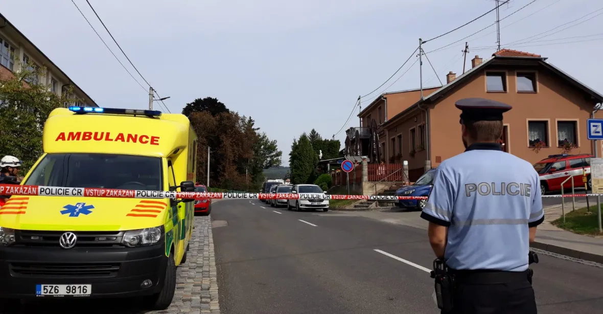 Výbuch rodinného domu na Kroměřížsku: Dva mrtví, několik zraněných