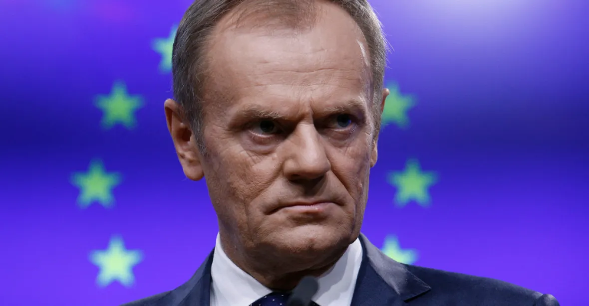 Tusk se obává vystoupení Polska z EU. Chce kvůli tomu změnit ústavu