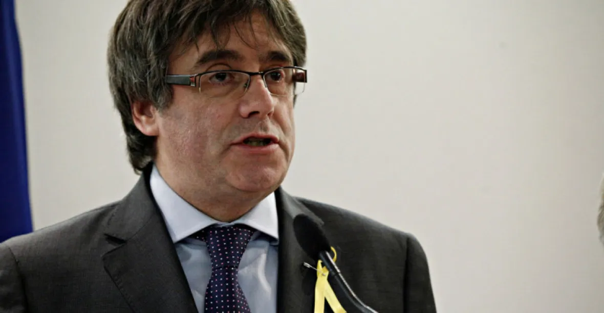 Na Sardinii zadrželi katalánského expremiéra Puigdemonta, čeká ho soud