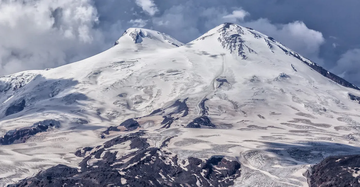 Tragédie na Elbrusu. Při výstupu na nejvyšší ruskou horu zemřelo pět horolezců