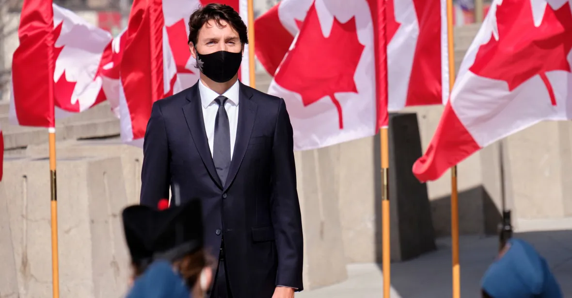 Čína a Kanada si vyměnily „zločince“. Své krajany objal Trudeau na letišti