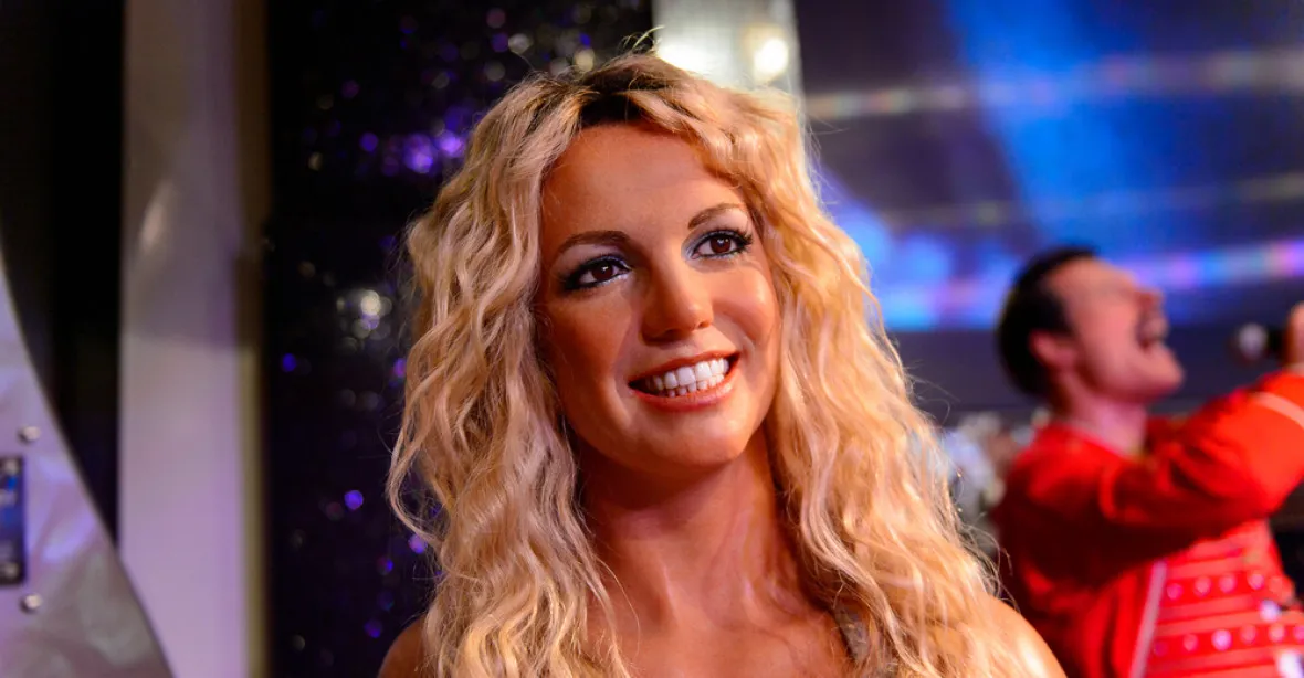 Britney is free. Soud zbavil jejího otce opatrovnictví, zpěvačce kontroloval peníze 13 let