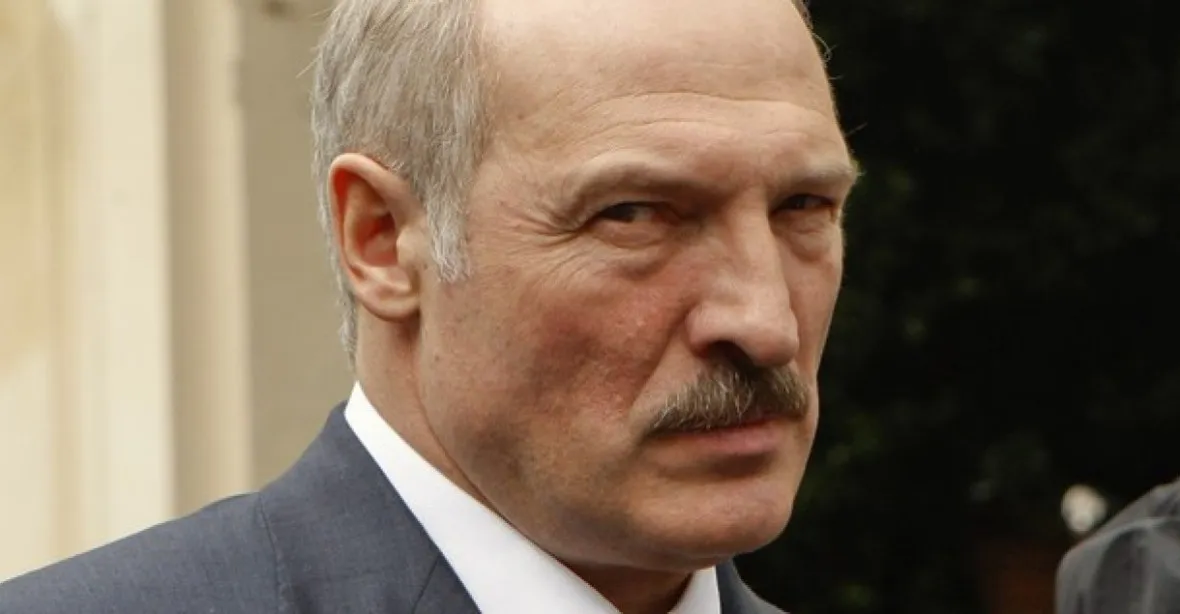 Lukašenko se mstí. Po zastřelení důstojníka KGB nechal zatknout už stovky lidí