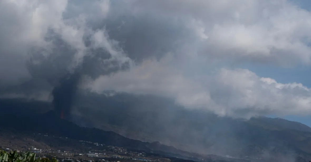 Sopka na Kanárech uvěznila lidi doma. Kvůli jedovatým plynům ve vzduchu teď nemohou ani větrat