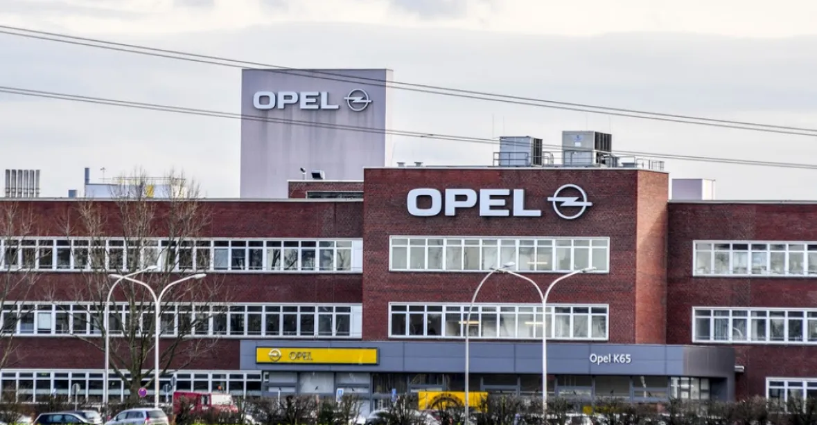 Automobilky čelí velké krizi. Opel zavírá závod, dopady pocítí i český průmysl