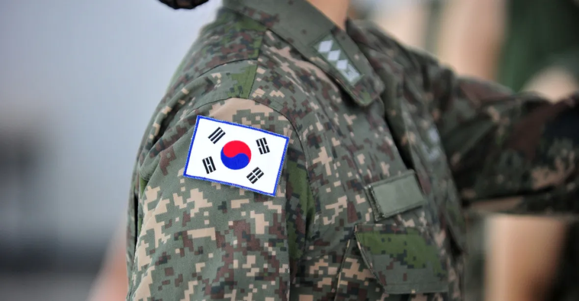 Sexuální skandál v jihokorejské armádě. Po smrti vojačky rezignoval i náčelník generálního štábu
