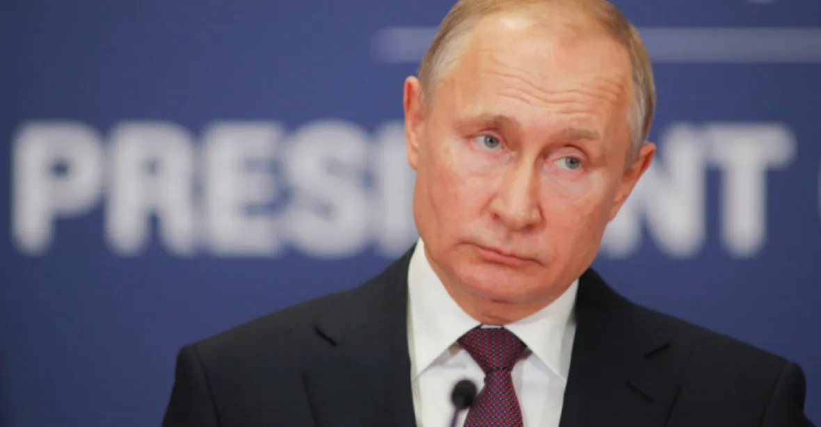 Putin „krásné“ novinářce, která „neslyší,“ řekl, že chce zůstat u moci až do roku 2036