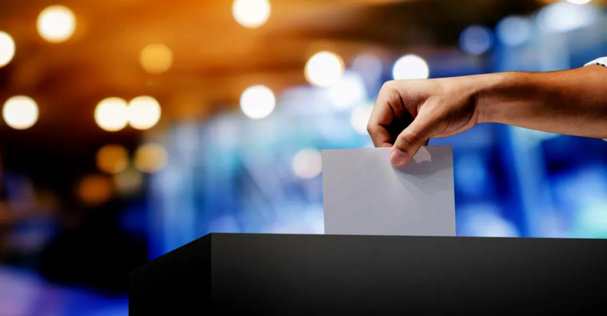 Volby poštou. Senátoři chtějí změnit hlasování pro 600 tisíc Čechů v cizině