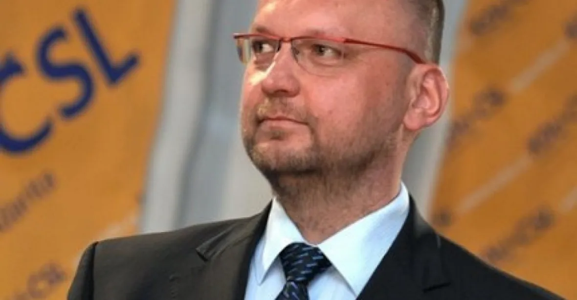 Bartošek: Případný spor se Zemanem o ministra by mohl skončit u ÚS