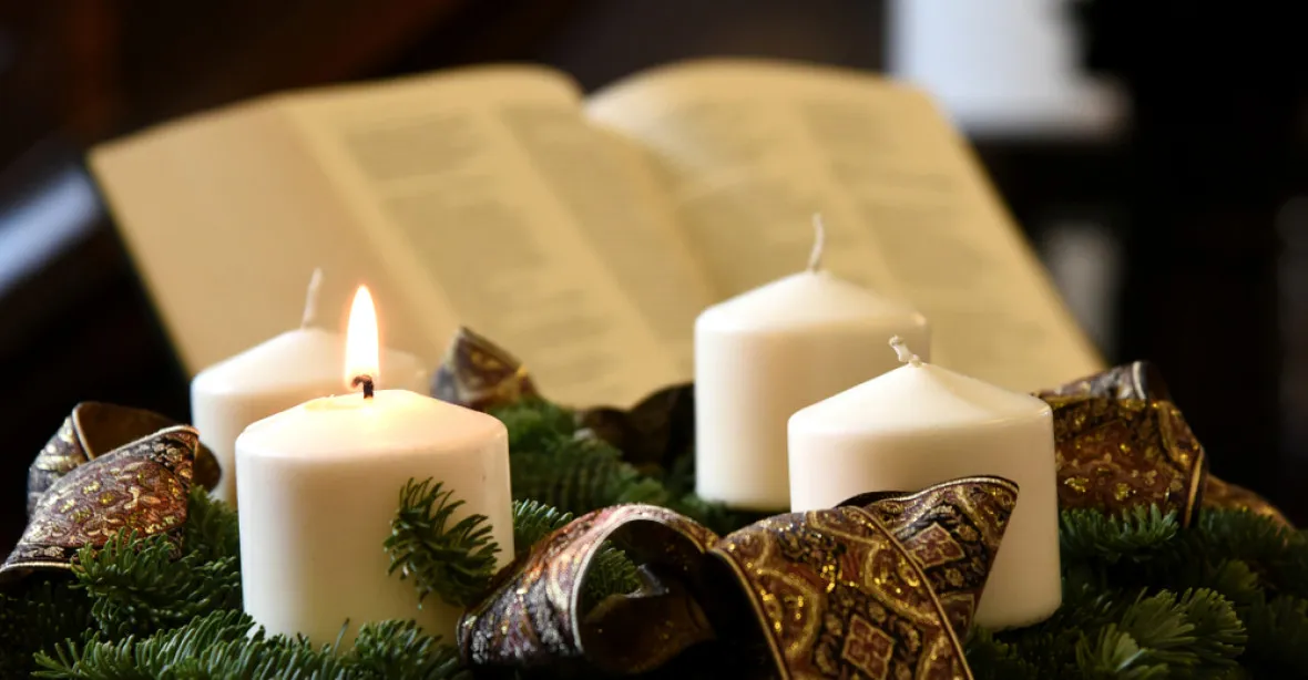 Křesťanům začíná advent, Židům chanuka