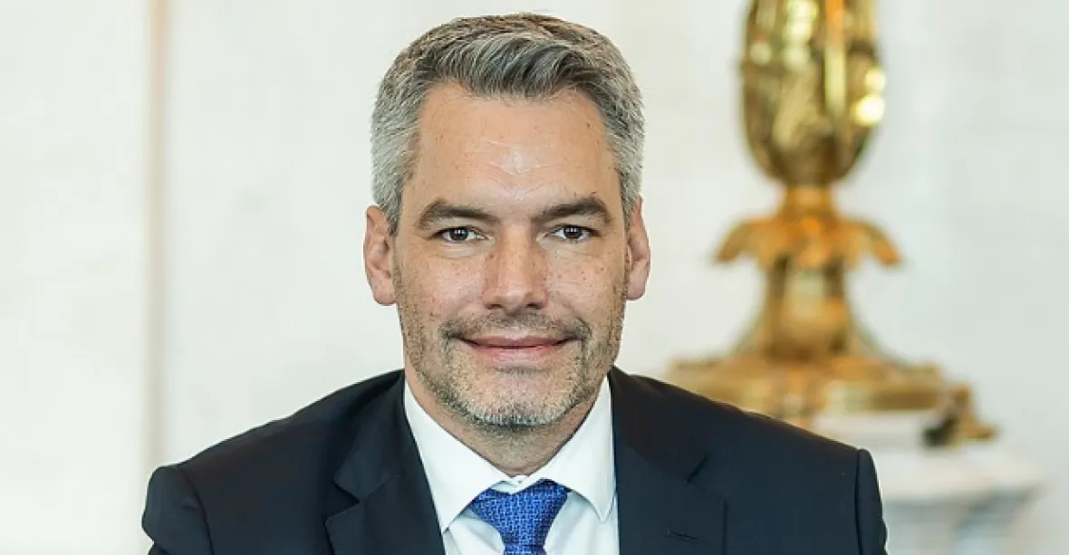 Rakousko má nového kancléře. Zemi povede dosavadní ministr vnitra Karl Nehammer