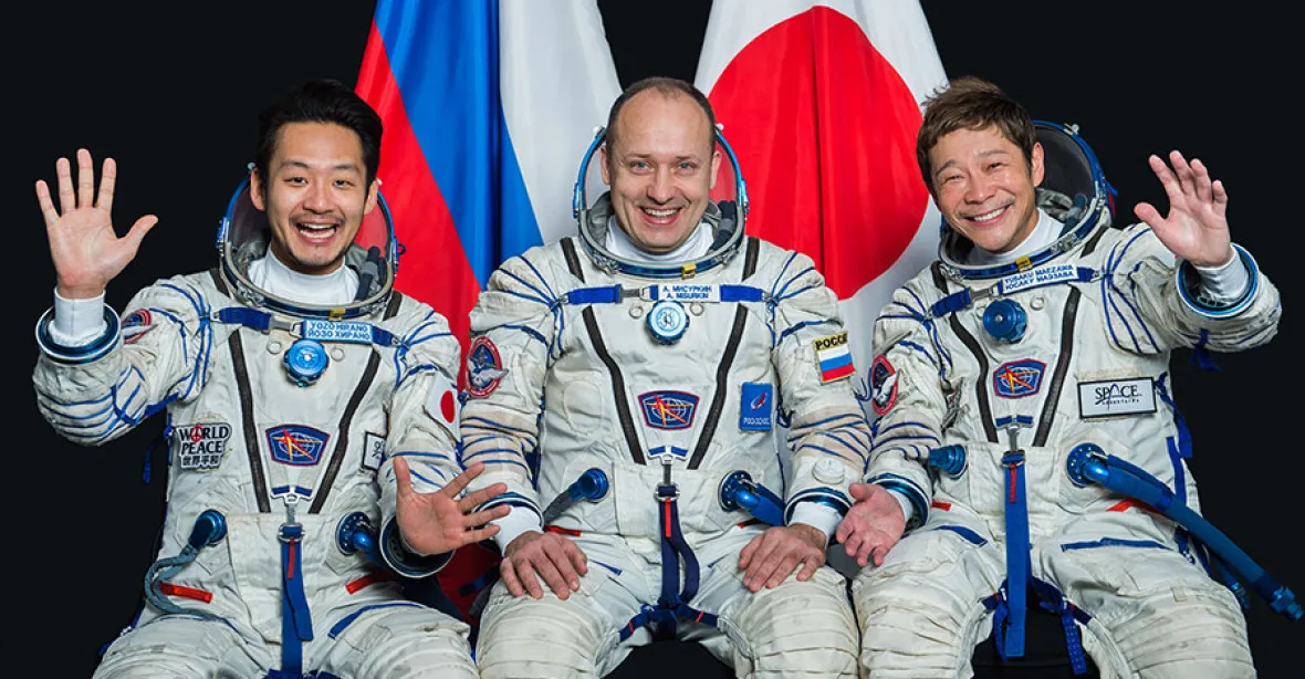 Na ISS přiletěla vesmírná loď s japonskými turisty, chtějí si tam i zahrát golf