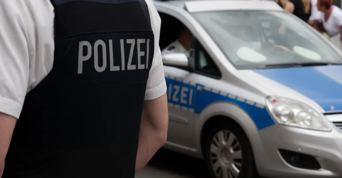 Němci zabránili teroristickému útoku, u syna islamisty našli chemikálie a šrouby