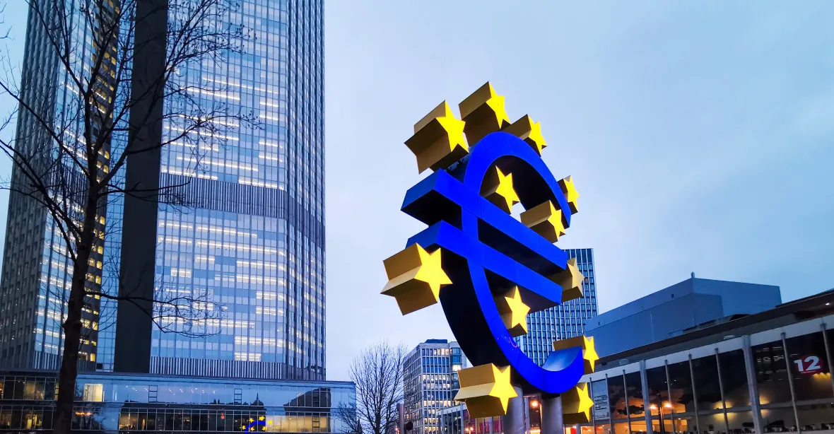 Evropa zavírá oči před inflací. Strach z krachu Řecka či Itálie je příliš velký