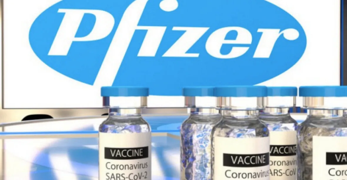 Zákonodárci v USA nakupovali akcie Pfizeru či Moderny. Zároveň hlasovali o podpoře pro vakcíny
