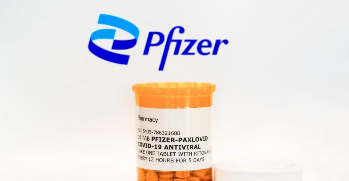 Pfizer vyvinul tabletku proti covidu. V USA už ji schválili